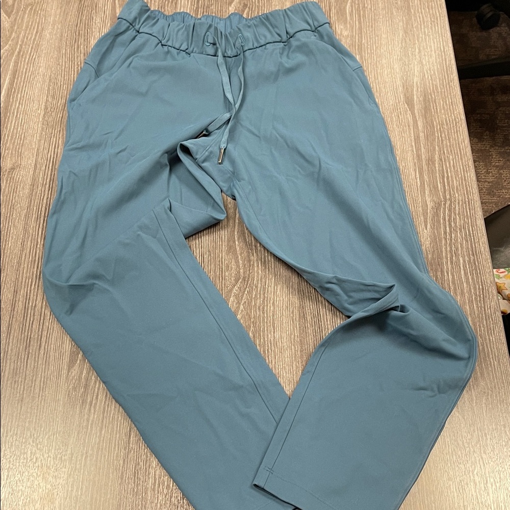 Lululemon on the fly pant 4